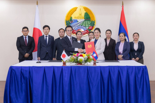 Laos and Japan Sign Exchange of Notes for 900 Million Yen Public Transport Grant
